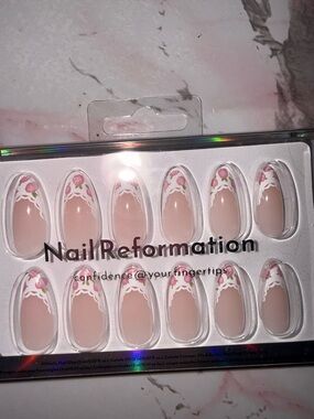 Nail Reformation Pink Rose Lace French Press-On Nails in Medium Almond
